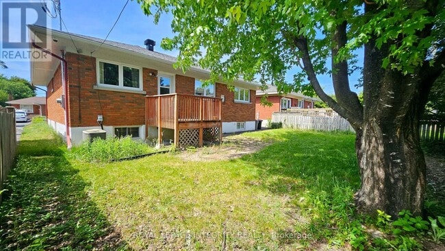 Building Photo - 1764 Gage Crescent
