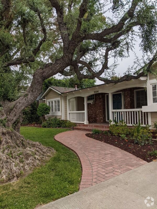 Building Photo - 8204 Calmada Ave