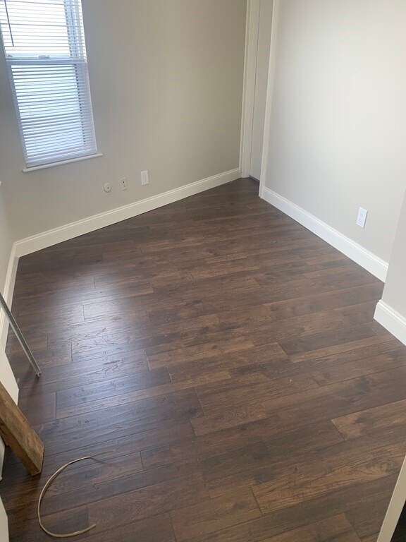 Foto del edificio - 288 E 8th St