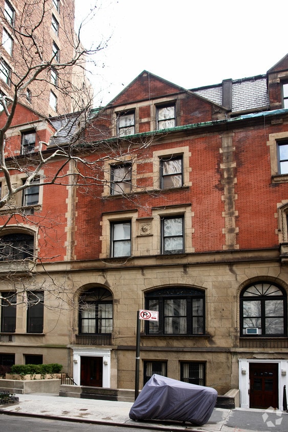 Building Photo - 17 W 73rd St
