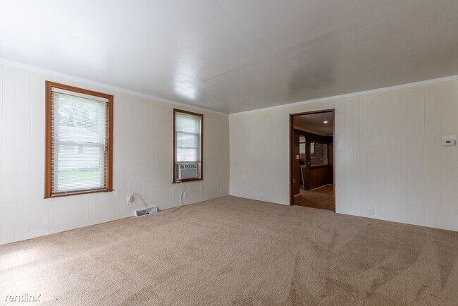 Foto del edificio - 3 br, 1 bath House - 23081 Springbrook Dr