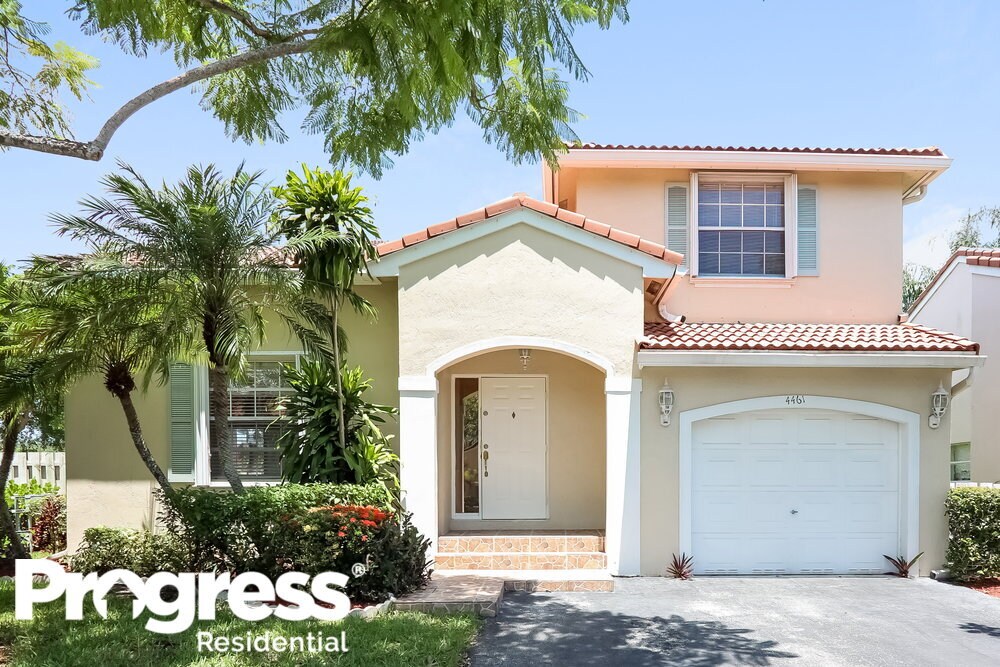 Foto principal - 4461 NW 61st Pl