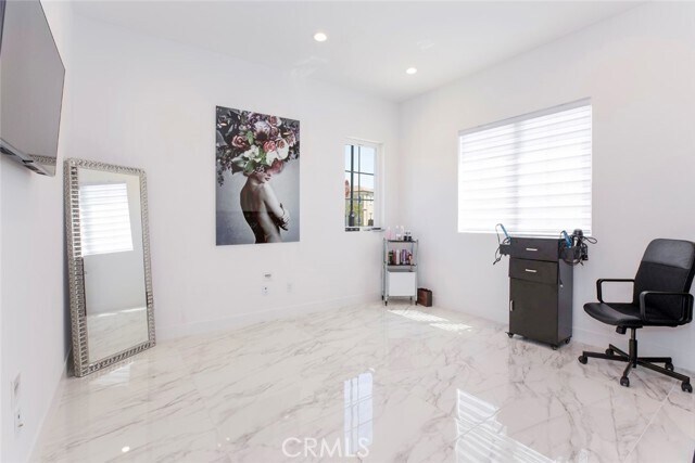 Foto del edificio - 20645 Bluebird Ct