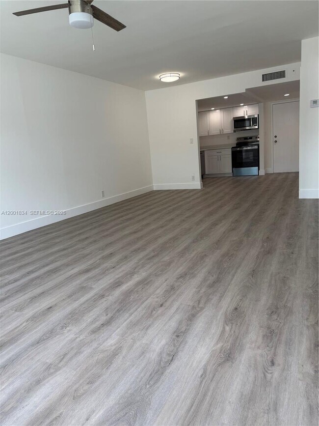 Foto del edificio - 200 Lakeview Dr