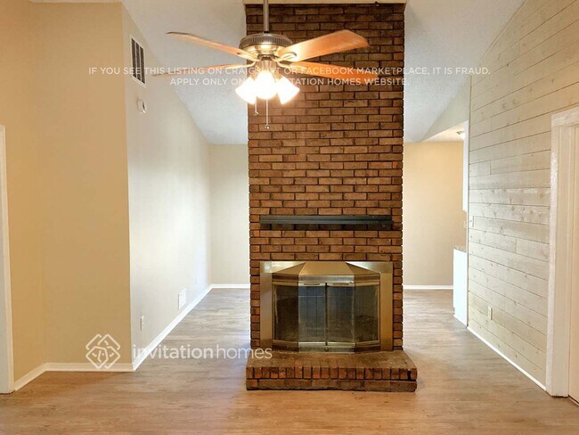 Foto del edificio - 1093 Sandalwood Dr
