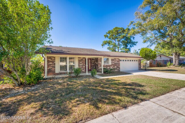 Building Photo - 2726 Winrock Dr W