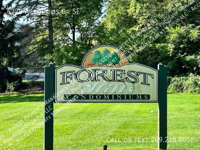 Building Photo - Forest Hills Condo Assn 3 Bedroom 3 Bathro...