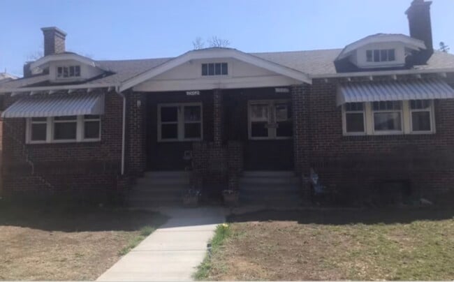 Half duplex for rent - 1562 Jackson St