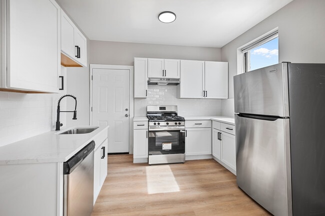 Building Photo - 7520 N Seeley Ave