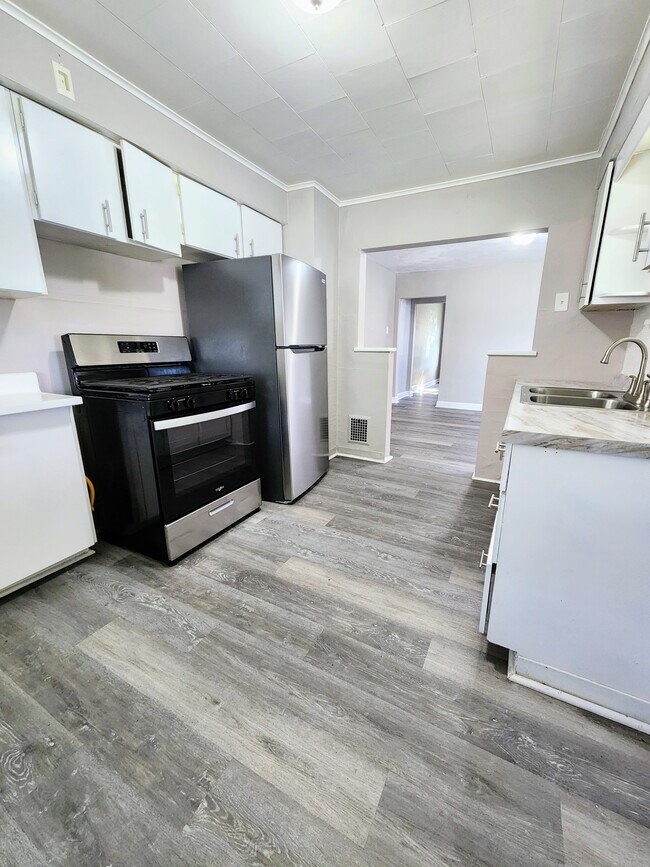 Foto del edificio - 878 Miller Ave
