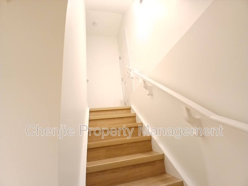 Photo du bâtiment - 20951 20 Ave NW