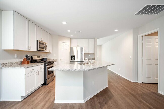 Building Photo - 4226 Stuebner Hl Dr