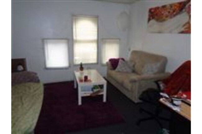 Foto del edificio - 221 N Ashley St