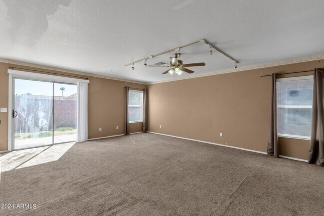 Building Photo - 11197 N 89th St