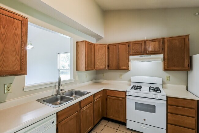 Foto del edificio - 5384 Lakeside Manor Dr