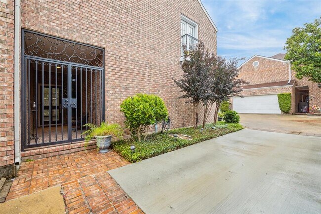 Foto del edificio - 2413 Potomac Dr