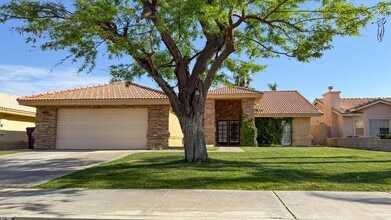 Building Photo - 78835 Lowe Dr