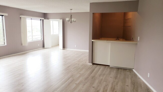Living Room and Wet Bar - 1259 S Camden Dr