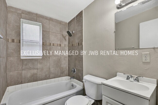 Building Photo - 2975 Exora Ct