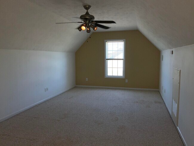 Building Photo - 763 Americana Dr