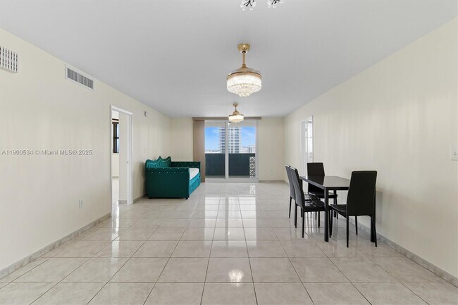 Foto del edificio - 1833 S Ocean Dr