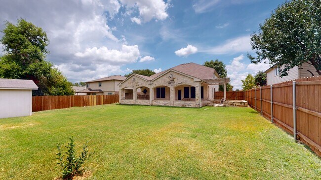 Building Photo - $2,095 FOR A GORGEOUS HOME BY FORT HOOD!