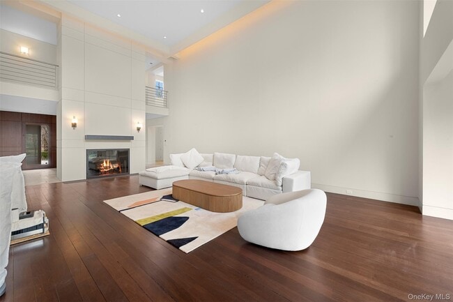 Foto del edificio - 121 Piping Rock Rd