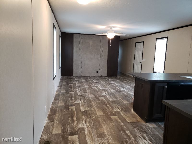 3 br, 2 bath Mobile Home 145 W 15th St House Rental in Coal Valley