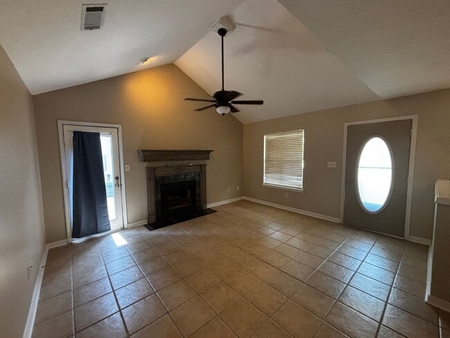 Building Photo - 312 N Grove Cir