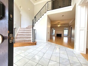 Building Photo - 2214 Old S Dr