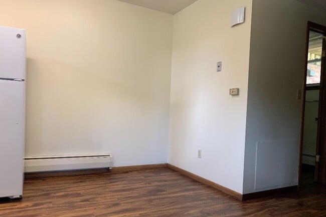 Kitchen Dining Area - 4713 Ontario St