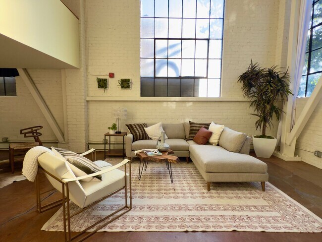 Foto del edificio - Lake Merrit’s Desirable East Lake Loft! Sp...