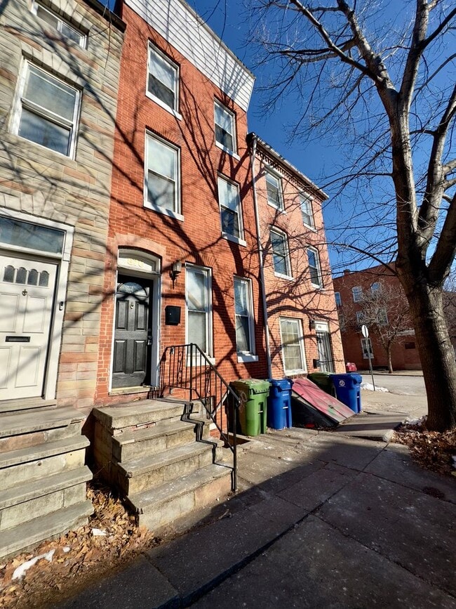 Building Photo - Large Four Bedroom Townhome in Pigtown