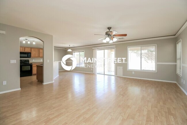Foto del edificio - 4 Bedroom Pet-Friendly Home in Buckeye, AZ with Main Street Renewal