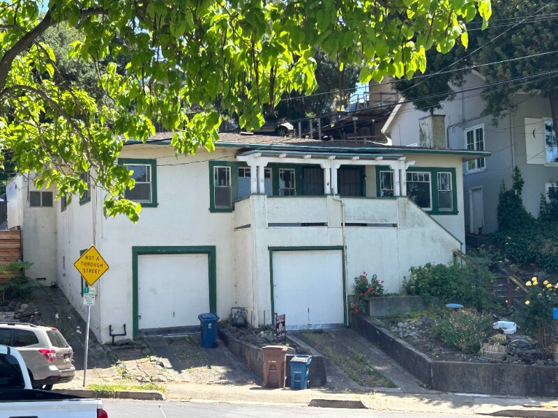 Primary Photo - 1336 Highland Ave