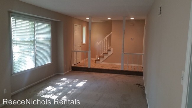 Building Photo - 9846 Farley Ln