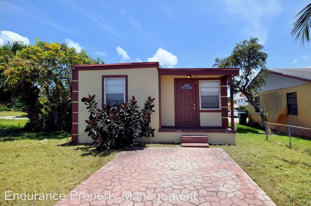 Primary Photo - 2 br, 1 bath House - 1265 Silver Beach Rd