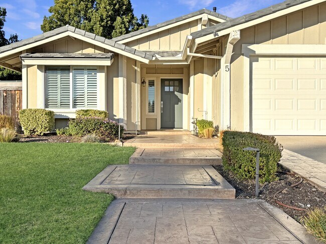 Foto del edificio - 5 Cll Rienda