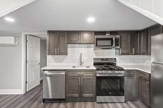 Building Photo - 249 N Mulberry St