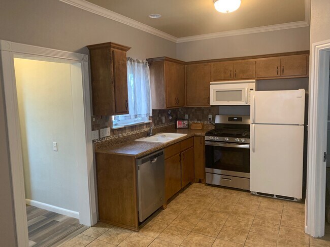 kitchen - 3141 Quail Springs Rd