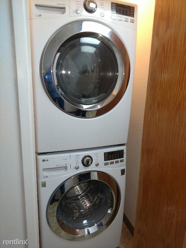 Foto del edificio - 2 br, 2 bath Apartment - 626 Washington St NE