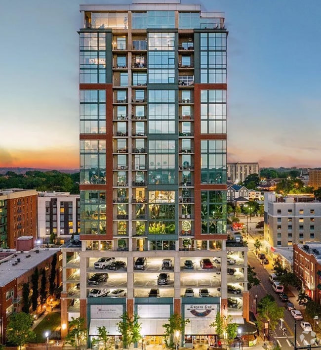 Building Photo - 315 Rock St