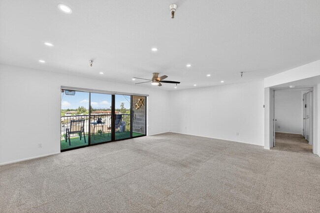Building Photo - 425 S Parkcrest