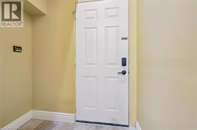 Building Photo - 589 Beechwood Dr
