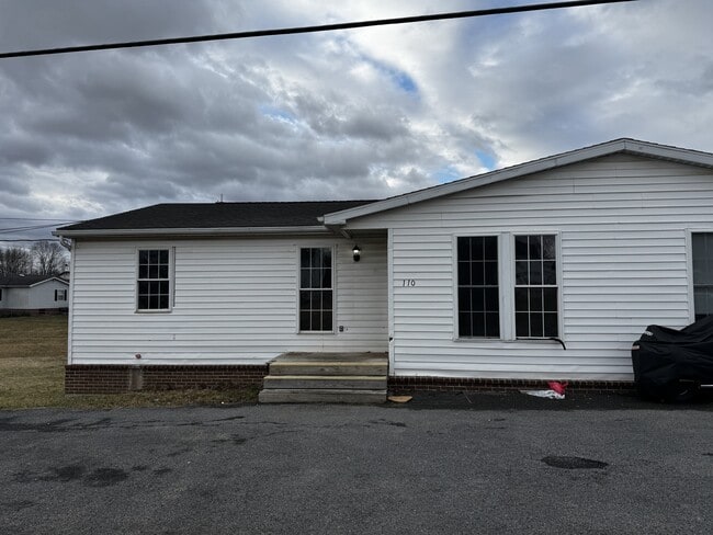 Building Photo - 110 Paynes Ford Rd