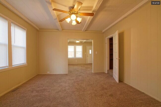 Dining room - 702 W Winona Ave