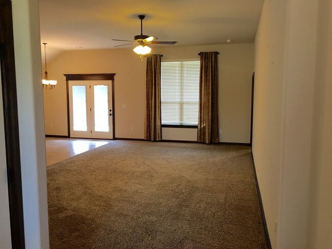 Building Photo - 3 br, 2 bath House - 8716 SW 36th