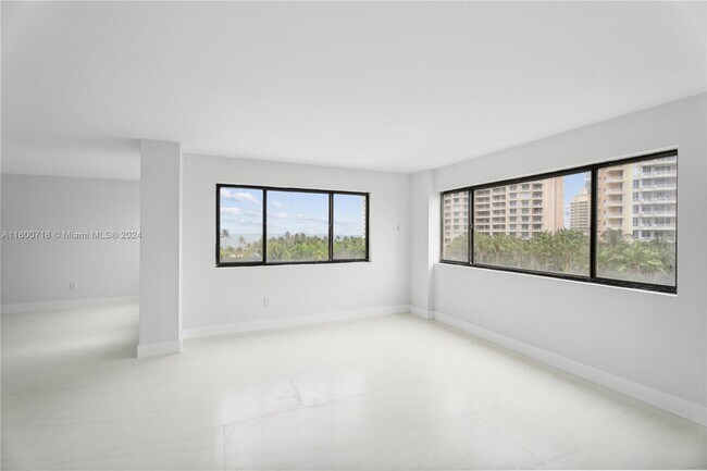 Building Photo - 650 Ocean Dr