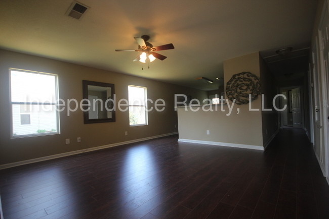 Building Photo - 158 Jesse Layne Dr