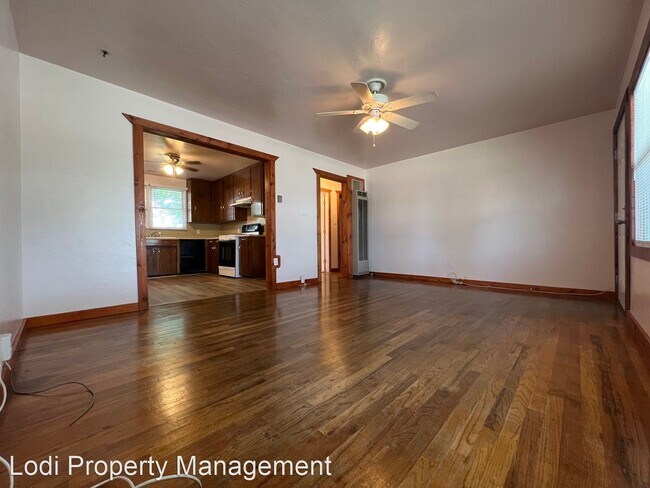 Building Photo - 3 br, 1 bath House - 321 CROSS STREET
